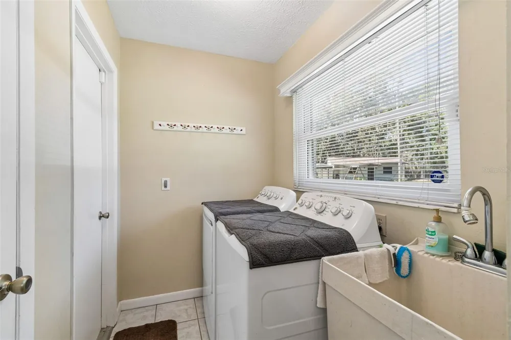 2321 WOOTEN ROAD Dover, FL 33527