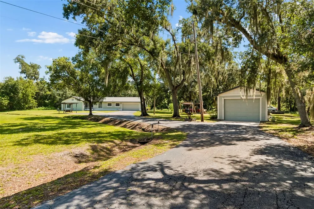 2321 WOOTEN ROAD Dover, FL 33527