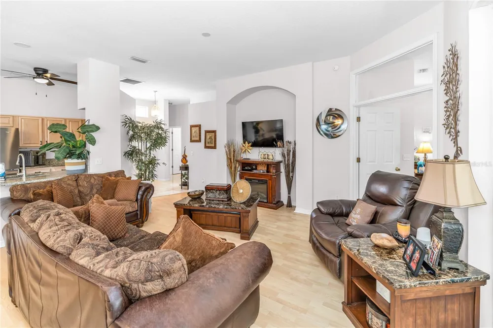 414 FAIRLANE DRIVE Debary, FL 32713