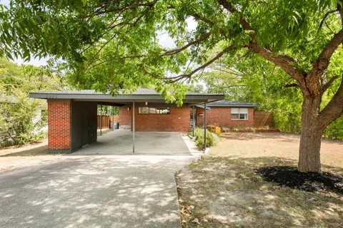 2223 Forest Oaks Drive