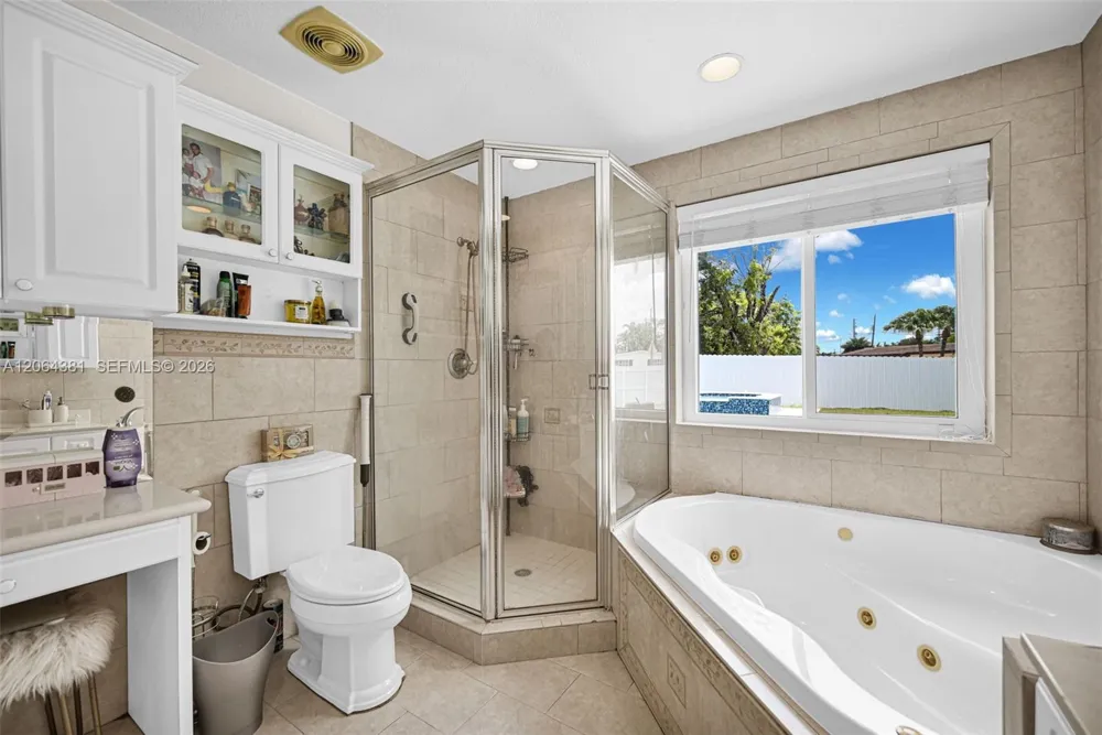 8251 NW 185th St Hialeah, FL 33015