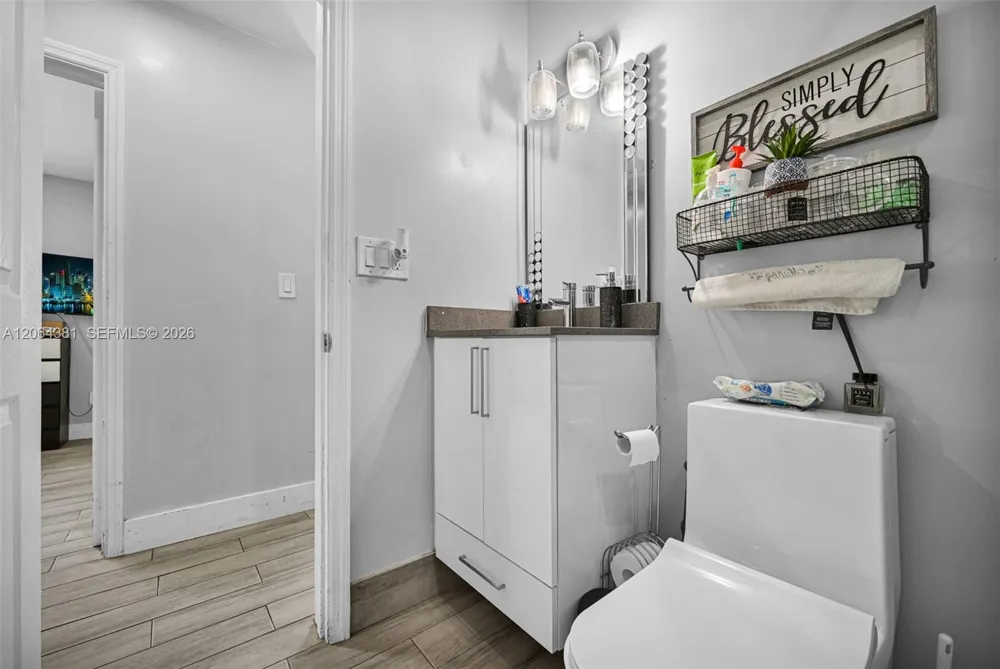 8251 NW 185th St Hialeah, FL 33015