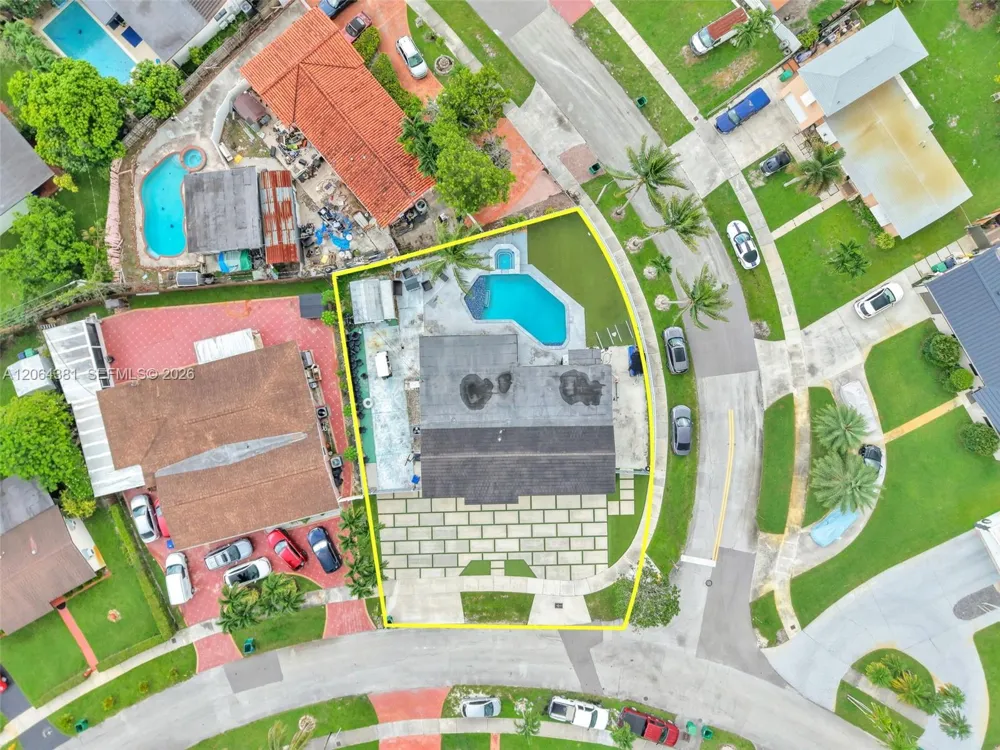 8251 NW 185th St Hialeah, FL 33015