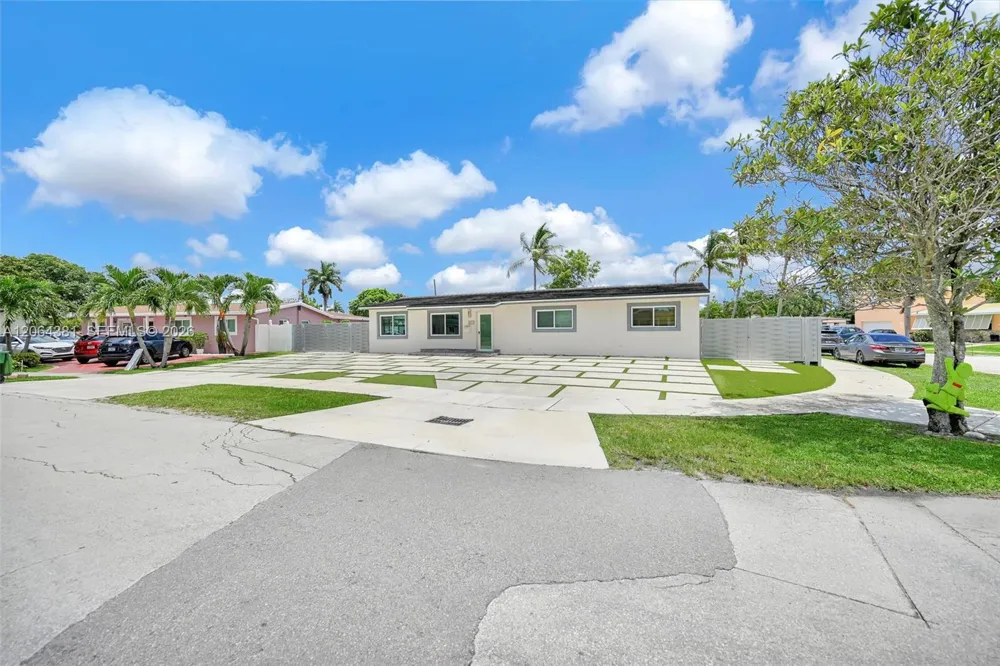 8251 NW 185th St Hialeah, FL 33015