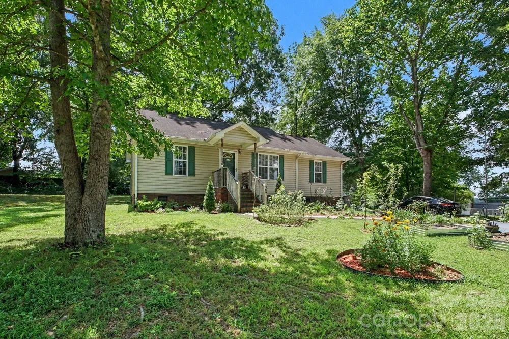 1209 S Juniper Street Kannapolis, NC 28081