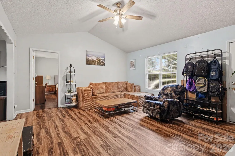 1209 S Juniper Street Kannapolis, NC 28081