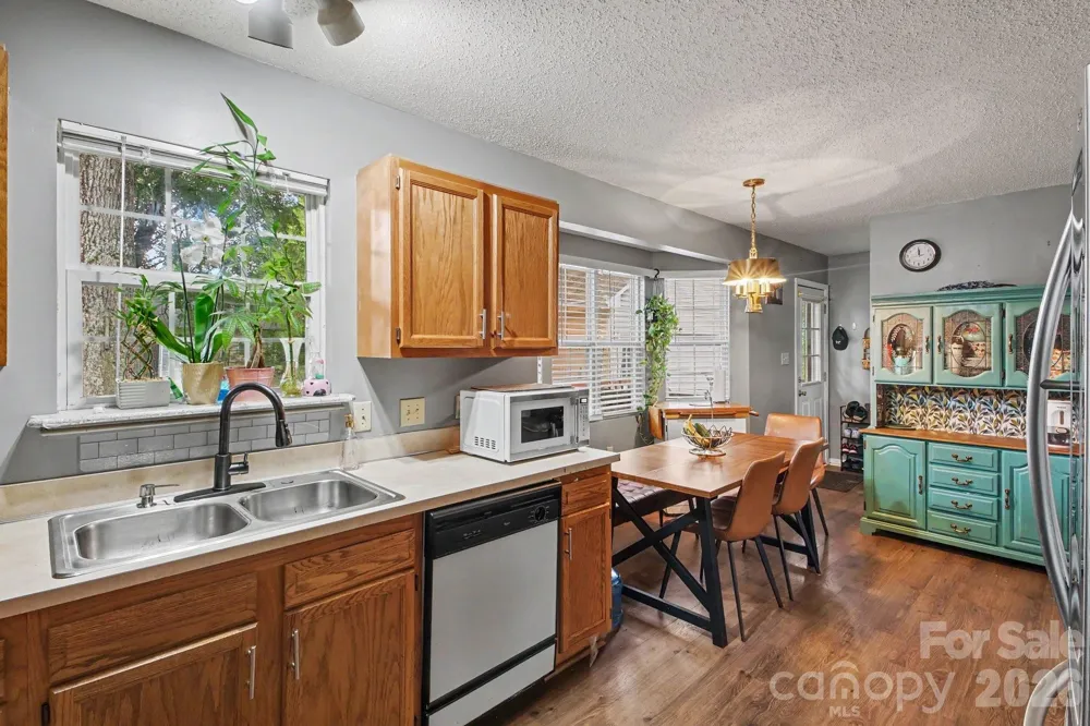 1209 S Juniper Street Kannapolis, NC 28081
