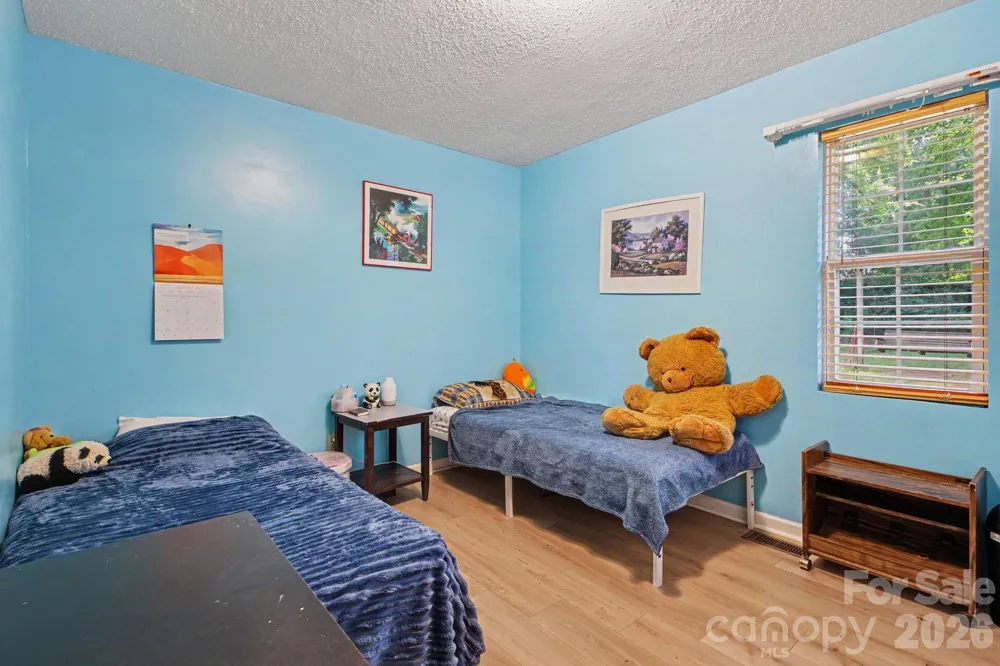 1209 S Juniper Street Kannapolis, NC 28081