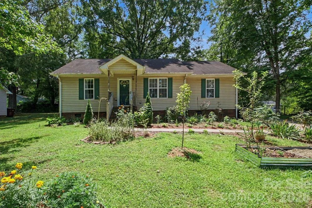 1209 S Juniper Street Kannapolis, NC 28081