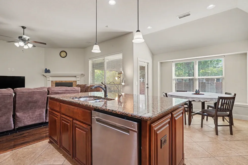 2412 Lynbridge Drive Plano, TX 75025