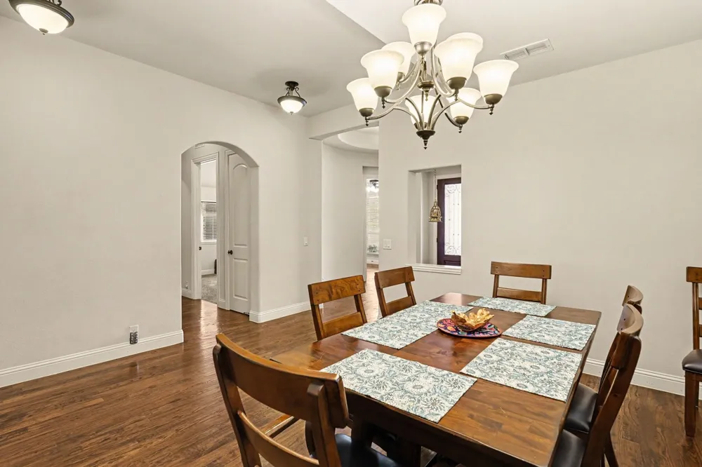 2412 Lynbridge Drive Plano, TX 75025
