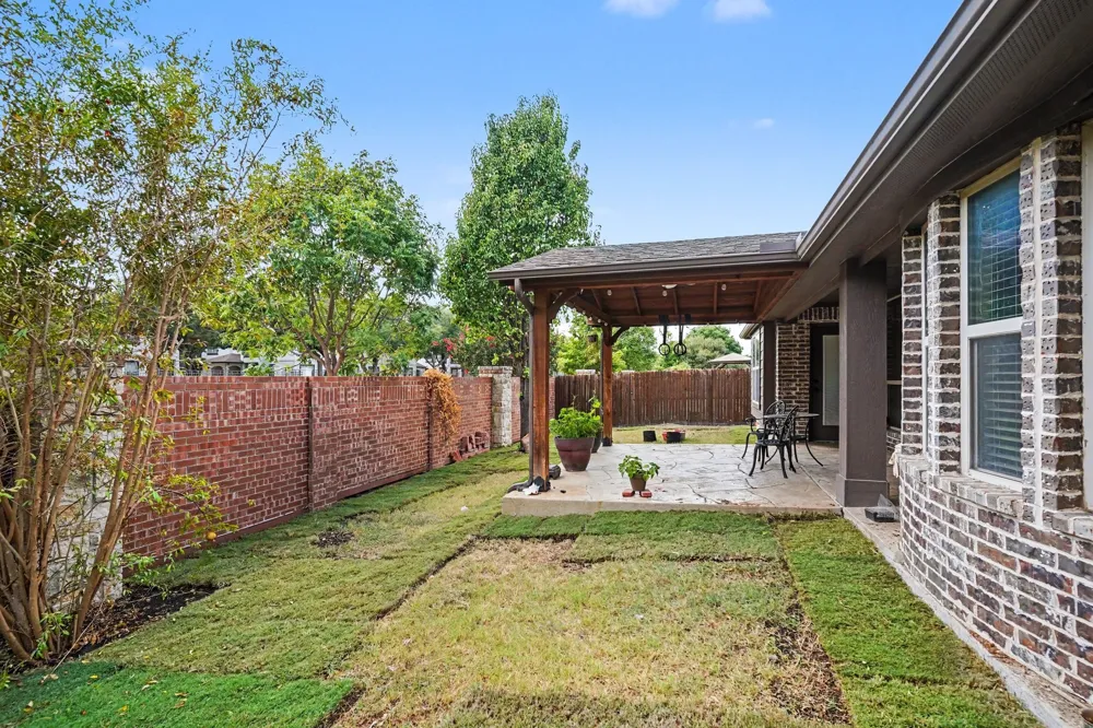 2412 Lynbridge Drive Plano, TX 75025