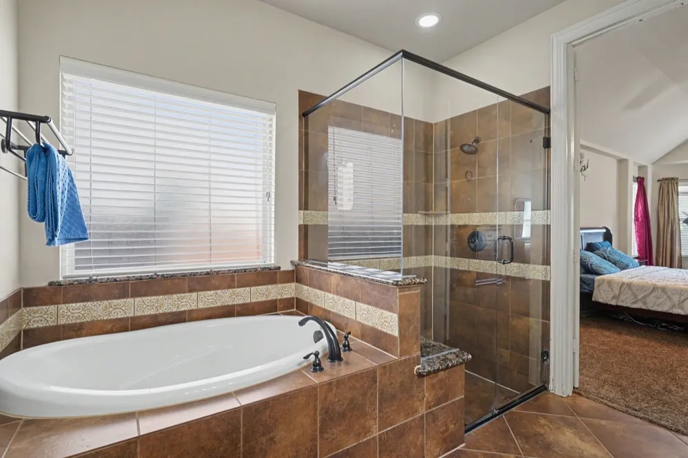 2412 Lynbridge Drive Plano, TX 75025