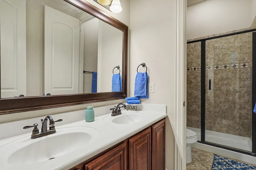 2412 Lynbridge Drive Plano, TX 75025