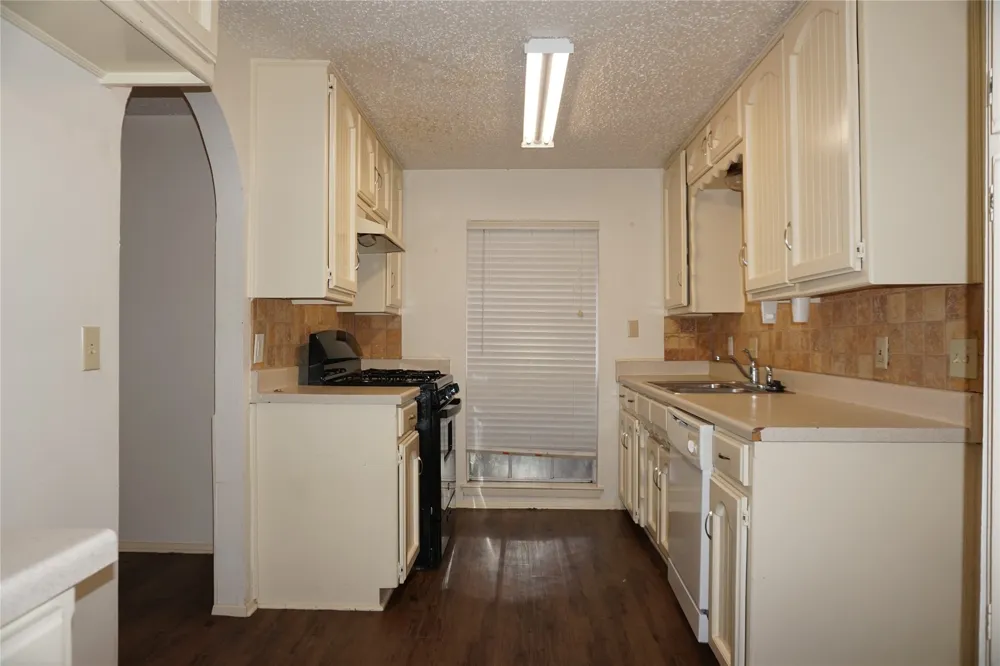 6948 Brandywine Street Watauga, TX 76148