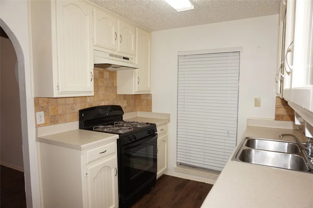 6948 Brandywine Street Watauga, TX 76148