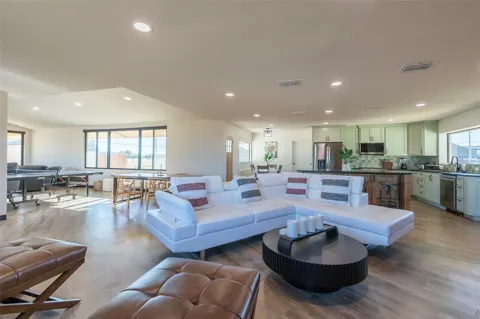 5400 Ridgeline Drive
