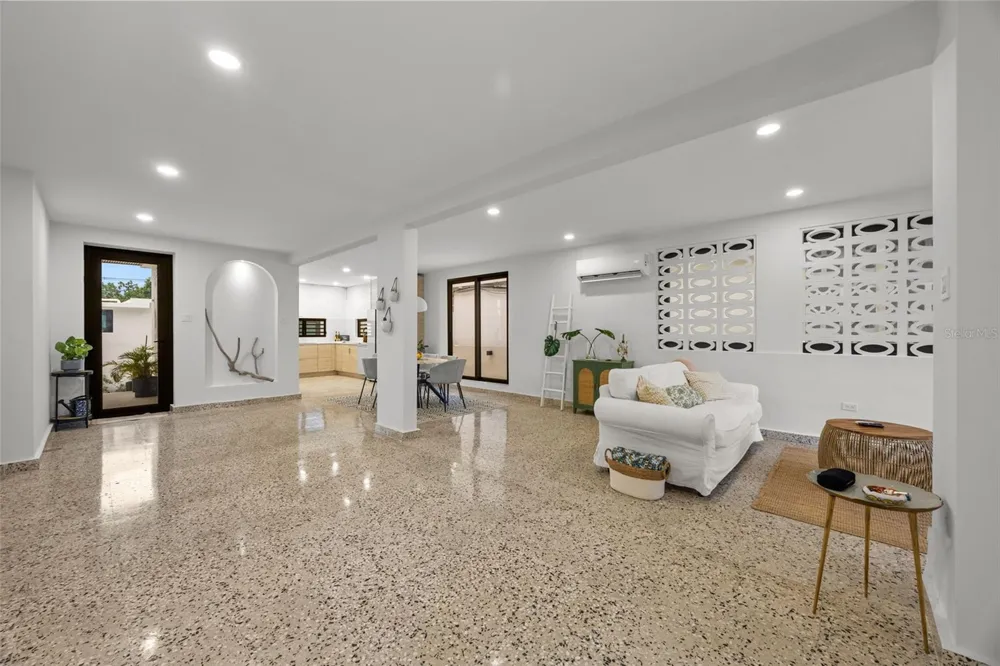 10 CALLE Rincon, PR 00677