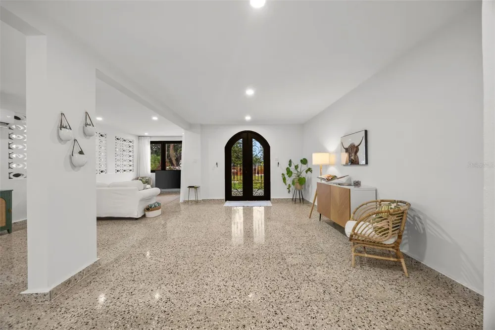 10 CALLE Rincon, PR 00677