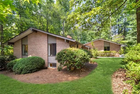 910 Freemanwood Lane