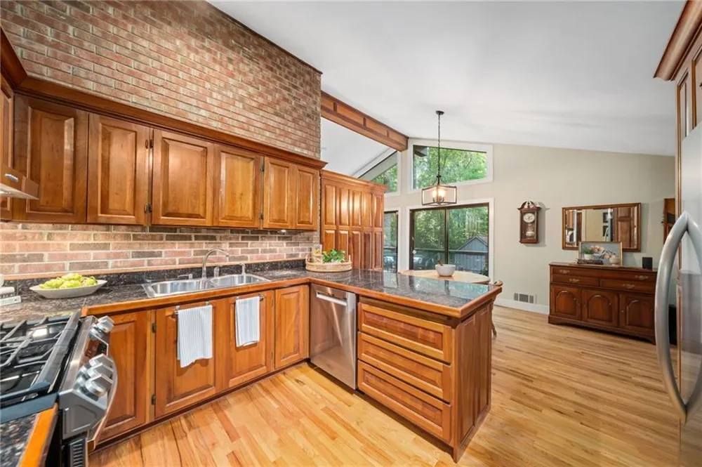 910 Freemanwood Lane Milton, GA 30004