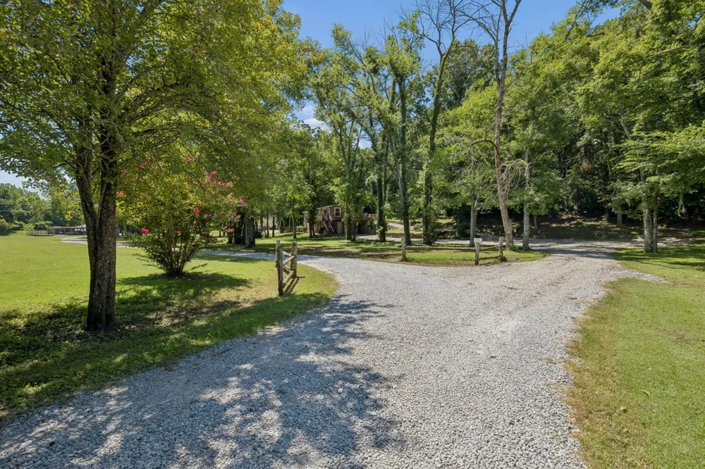 6923 Nolensville Rd Brentwood, TN 37027