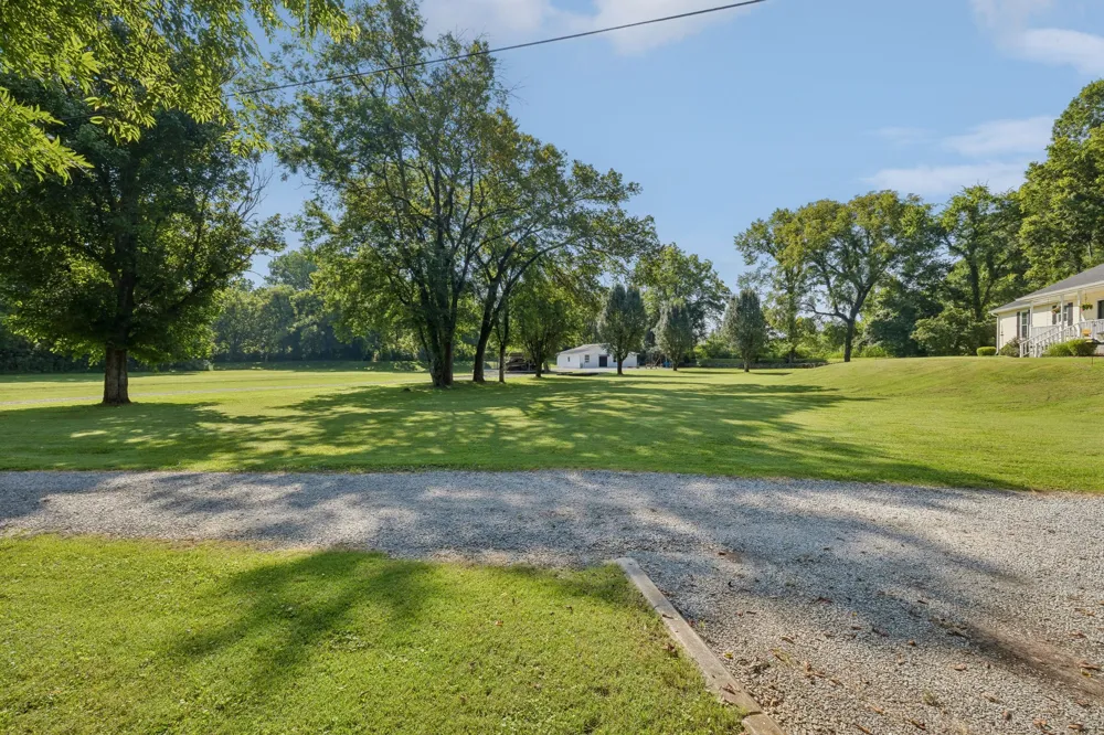 6923 Nolensville Rd Brentwood, TN 37027