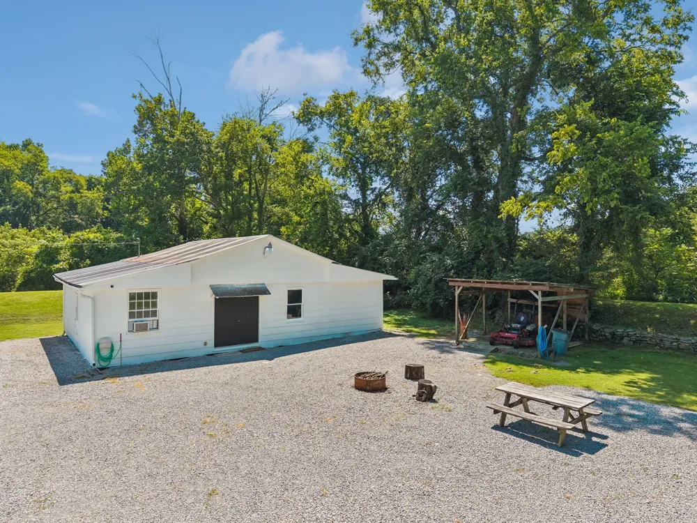 6923 Nolensville Rd Brentwood, TN 37027