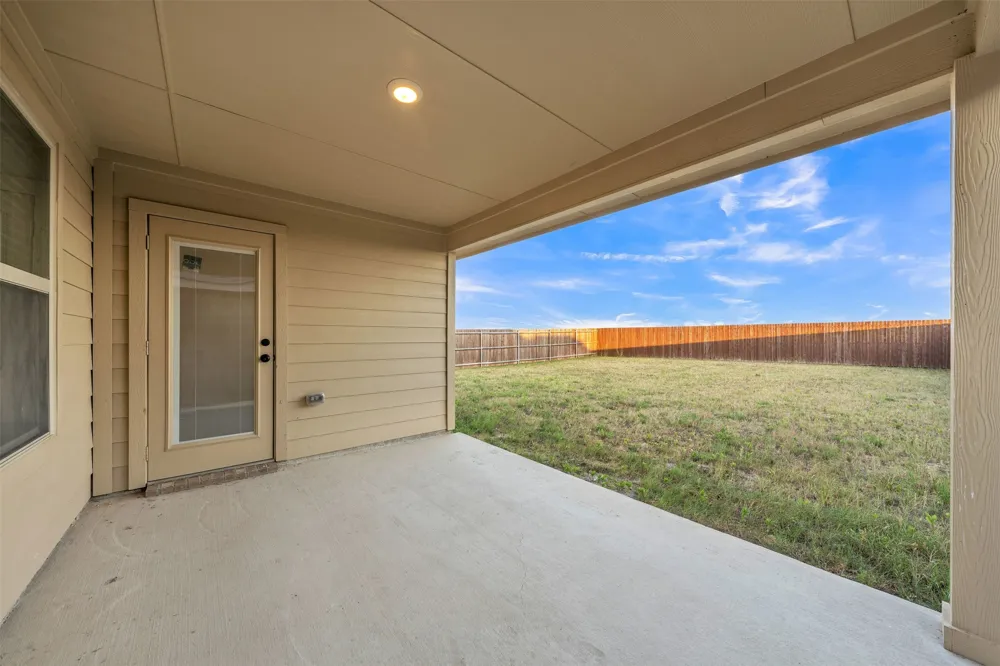 1748 Duskwood Drive Lancaster, TX 75146