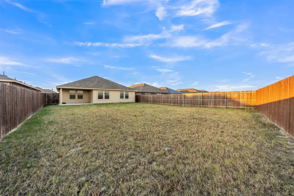 1748 Duskwood Drive Lancaster, TX 75146
