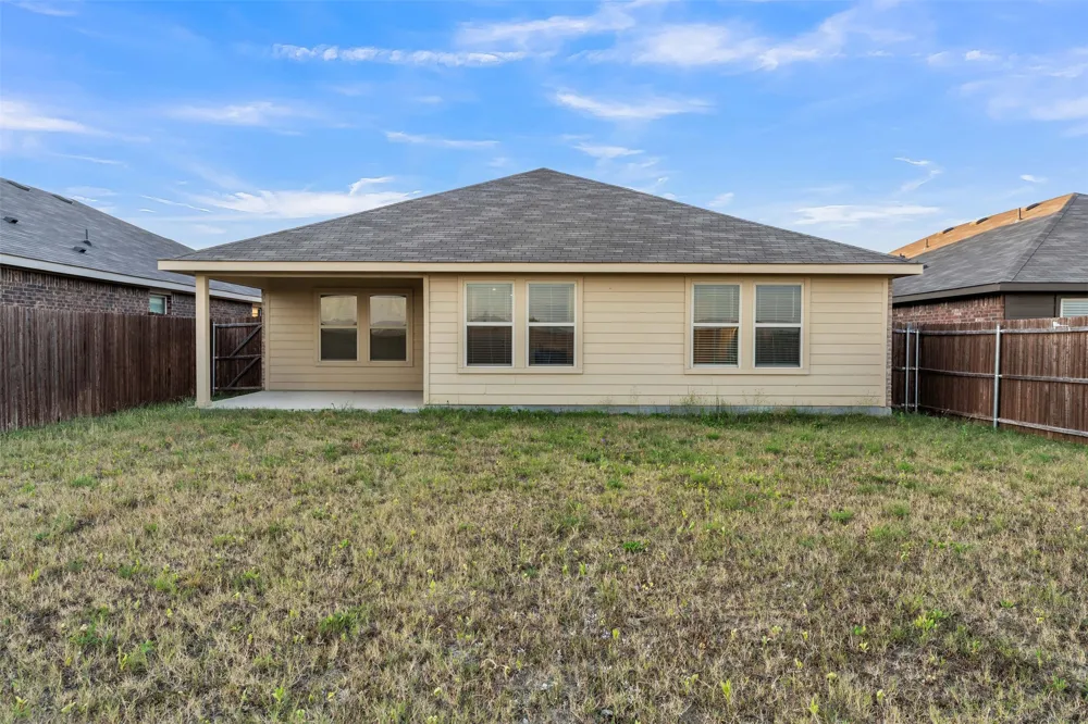 1748 Duskwood Drive Lancaster, TX 75146