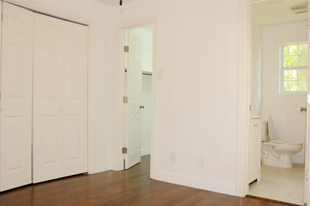 4416 Holt Street Bellaire, TX 77401