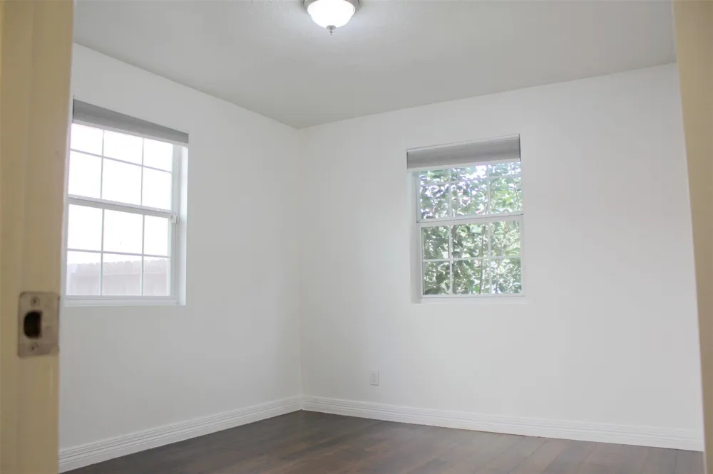 4416 Holt Street Bellaire, TX 77401