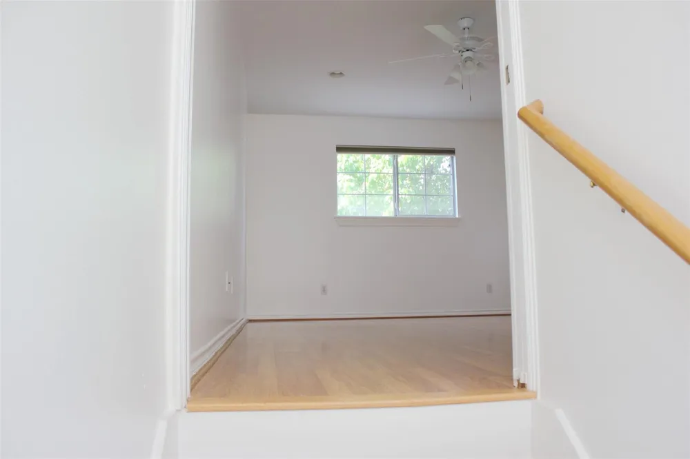 4416 Holt Street Bellaire, TX 77401