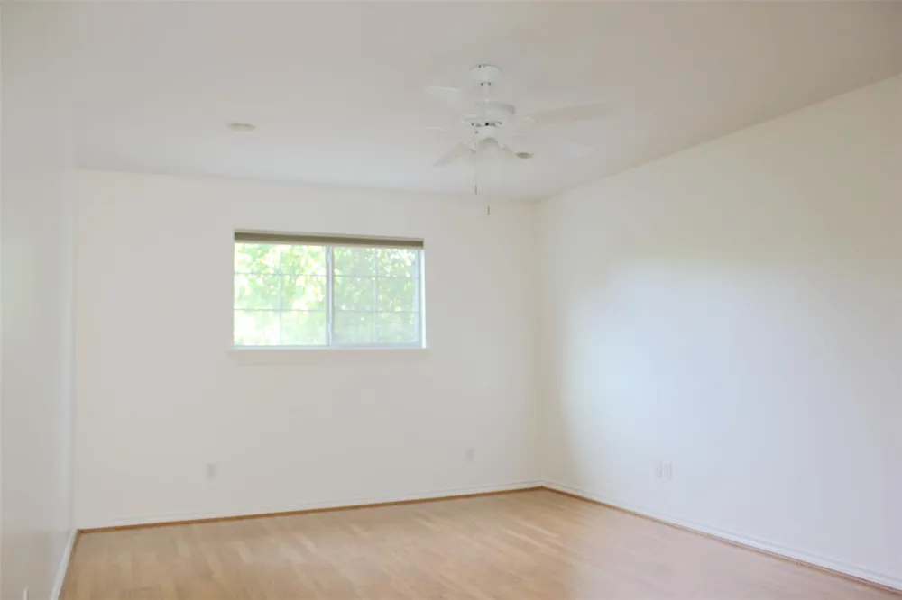 4416 Holt Street Bellaire, TX 77401