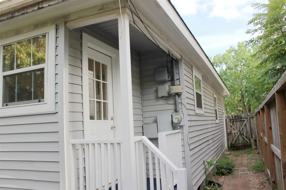 4416 Holt Street Bellaire, TX 77401