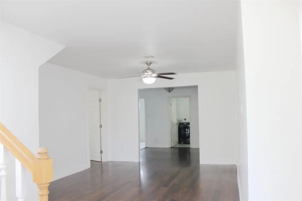 4416 Holt Street Bellaire, TX 77401