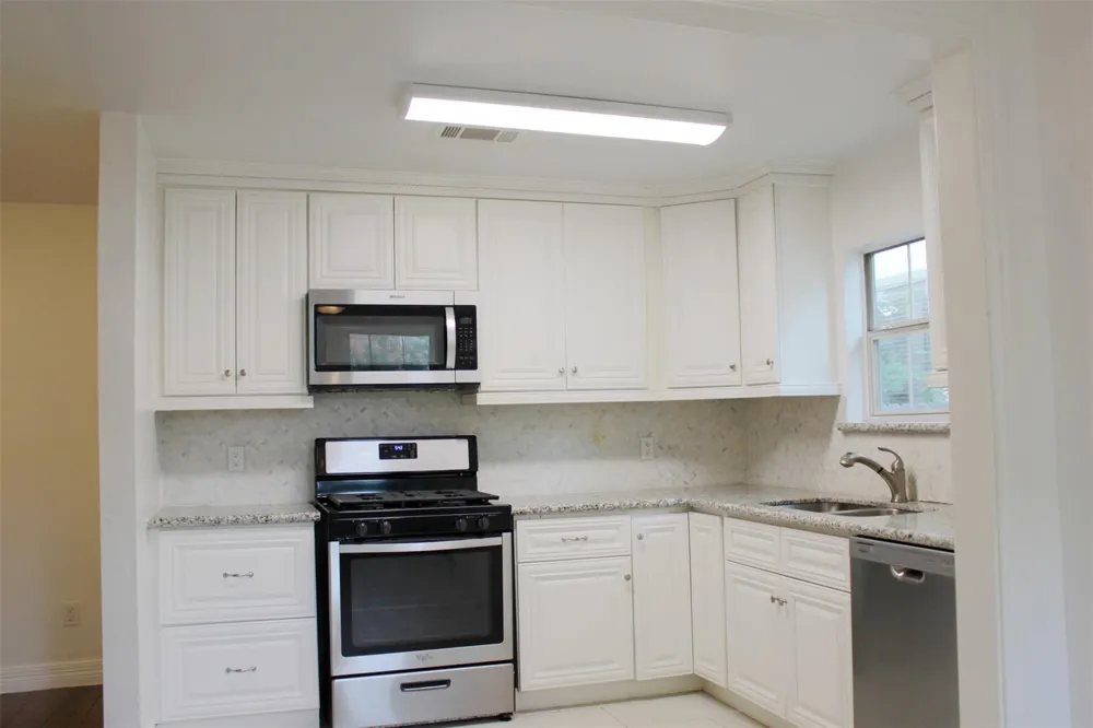 4416 Holt Street Bellaire, TX 77401