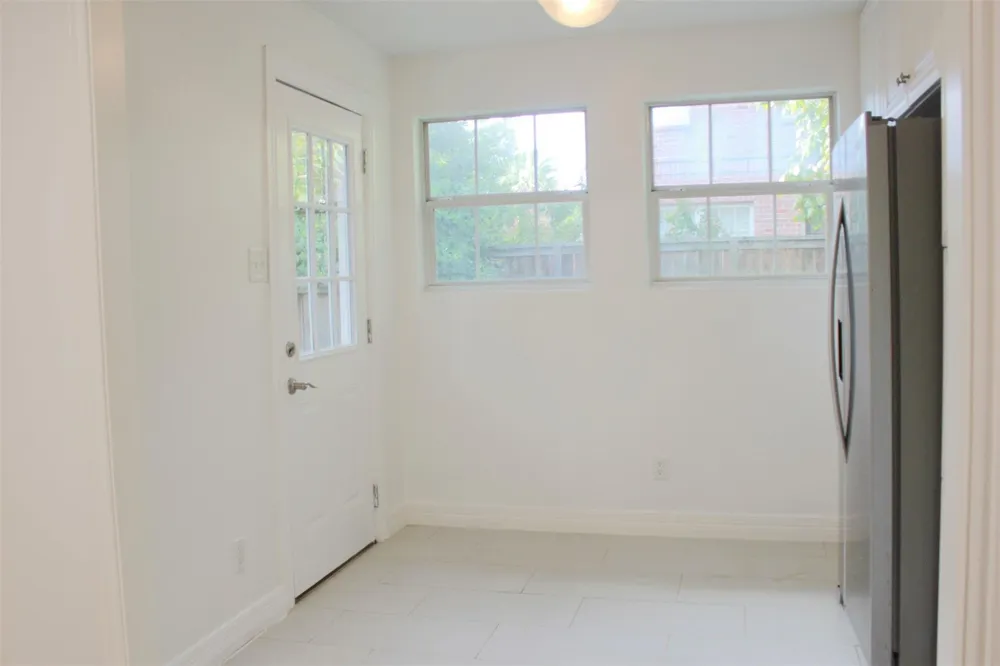 4416 Holt Street Bellaire, TX 77401