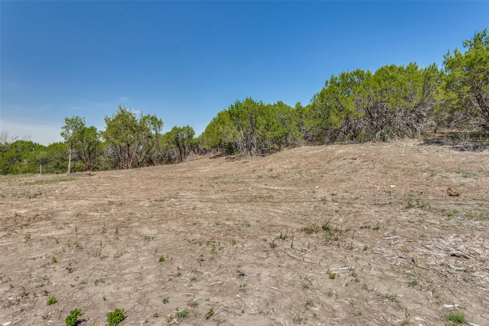 9128 Hilltop Drive Cleburne, TX 76033