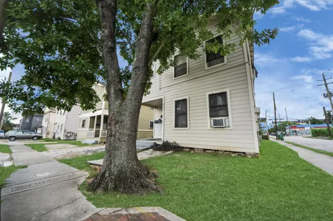 2502 Saltus Street #4