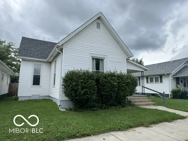 933 Shelby Street Shelbyville, IN 46176