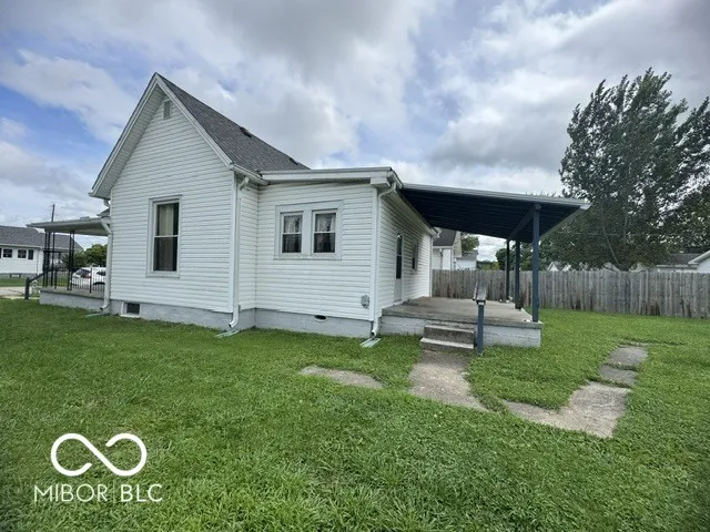 933 Shelby Street Shelbyville, IN 46176