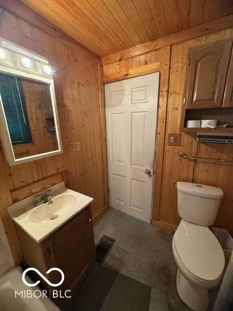 933 Shelby Street Shelbyville, IN 46176