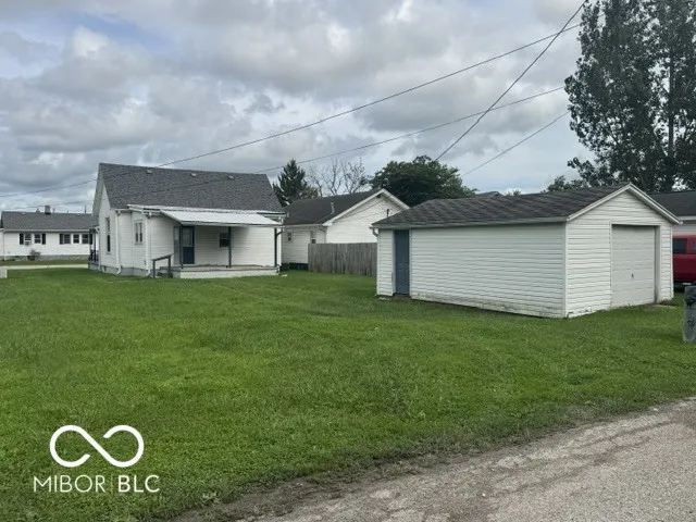 933 Shelby Street Shelbyville, IN 46176