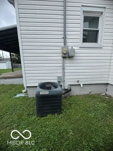 933 Shelby Street Shelbyville, IN 46176