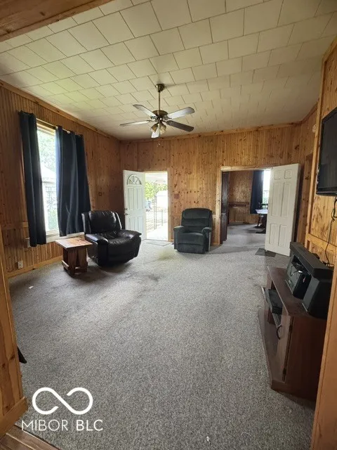 933 Shelby Street Shelbyville, IN 46176