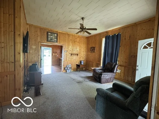 933 Shelby Street Shelbyville, IN 46176