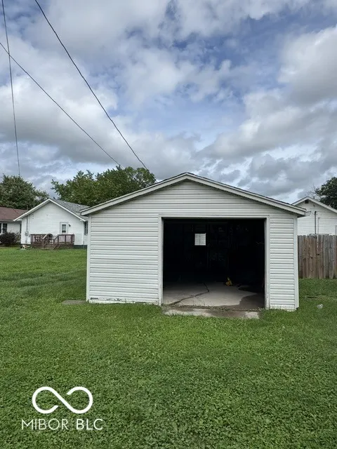 933 Shelby Street Shelbyville, IN 46176