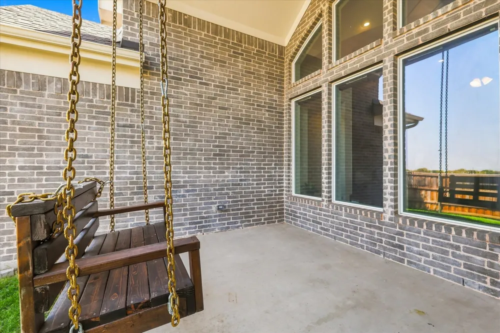 1104 Stallion Lane Justin, TX 76247